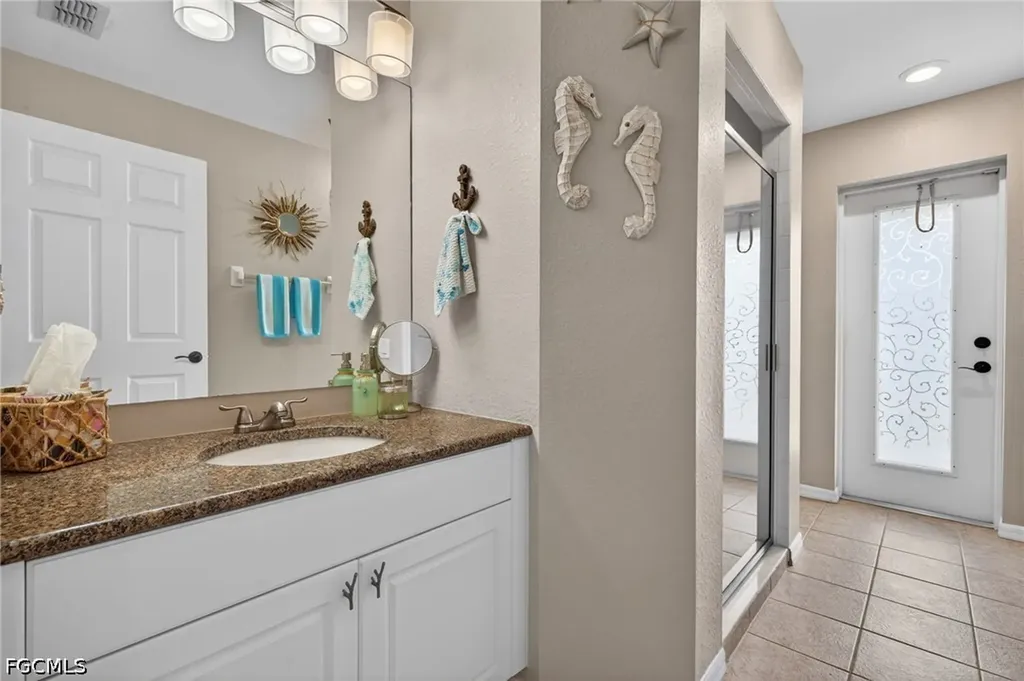 527 SW 40th Terrace Cape Coral FL 33914