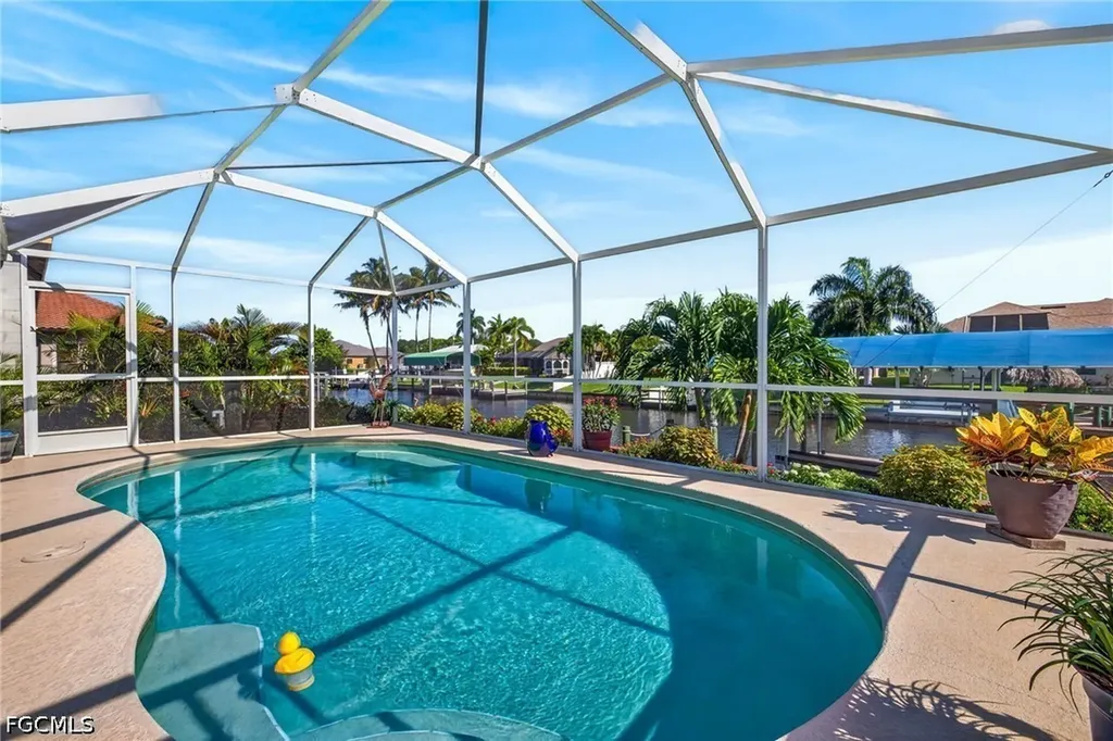527 SW 40th Terrace Cape Coral FL 33914