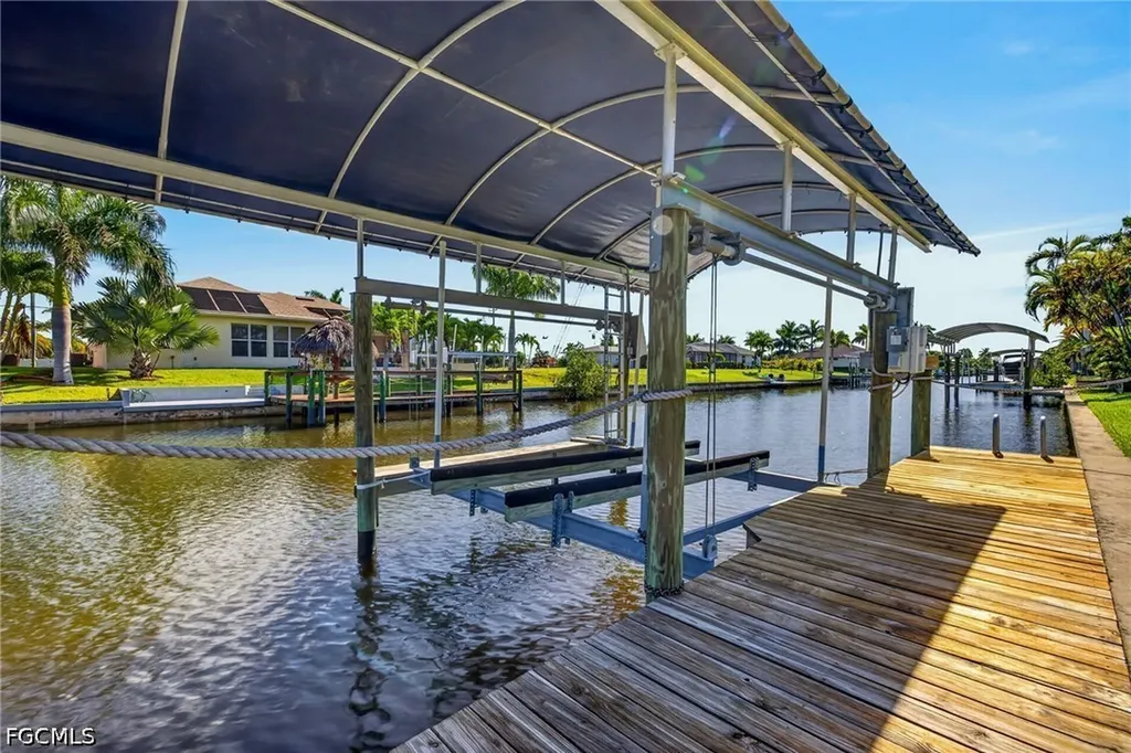 527 SW 40th Terrace Cape Coral FL 33914