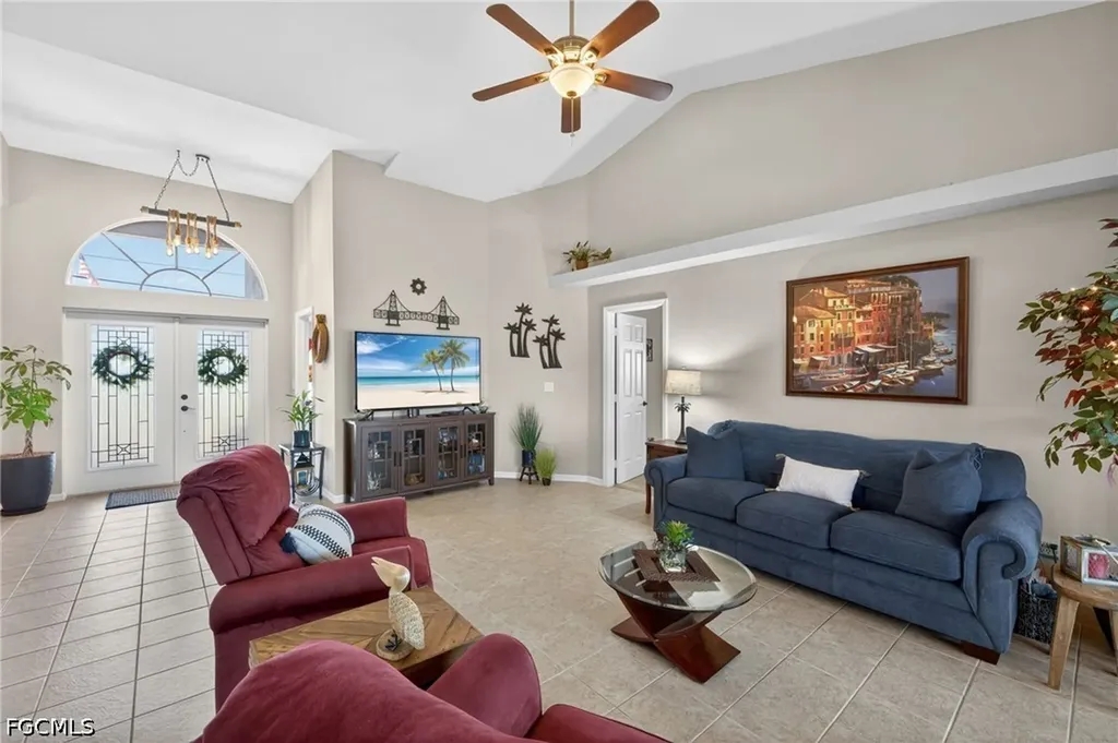 527 SW 40th Terrace Cape Coral FL 33914