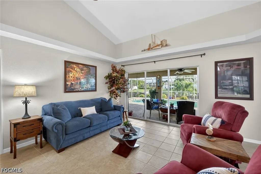 527 SW 40th Terrace Cape Coral FL 33914
