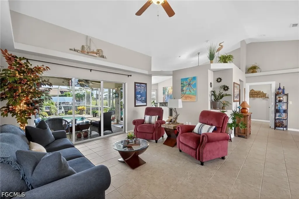 527 SW 40th Terrace Cape Coral FL 33914