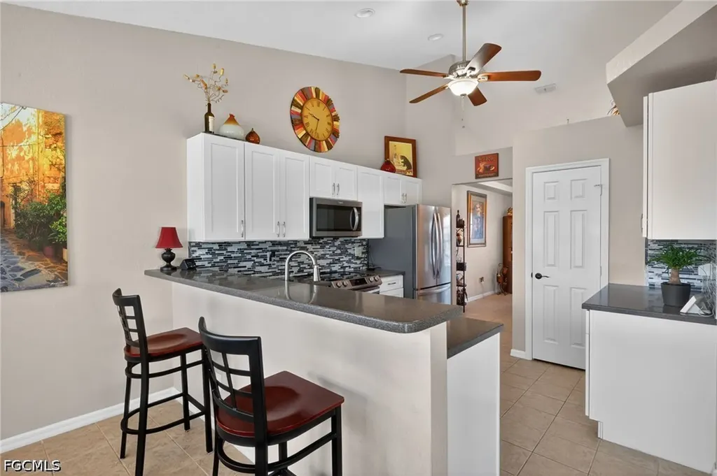 527 SW 40th Terrace Cape Coral FL 33914