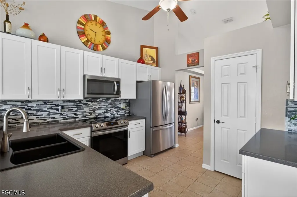 527 SW 40th Terrace Cape Coral FL 33914