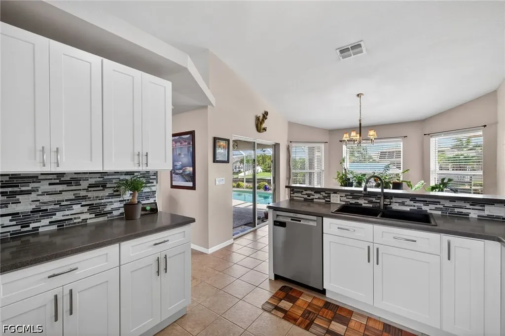 527 SW 40th Terrace Cape Coral FL 33914