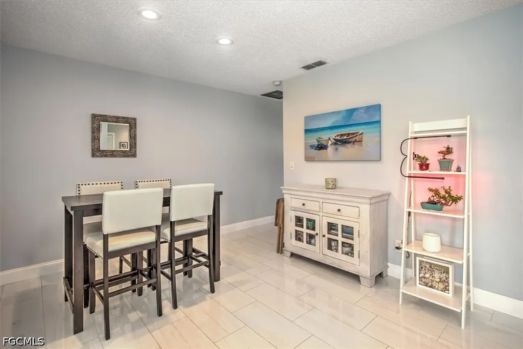 1817 SW 40th Street Cape Coral FL 33914