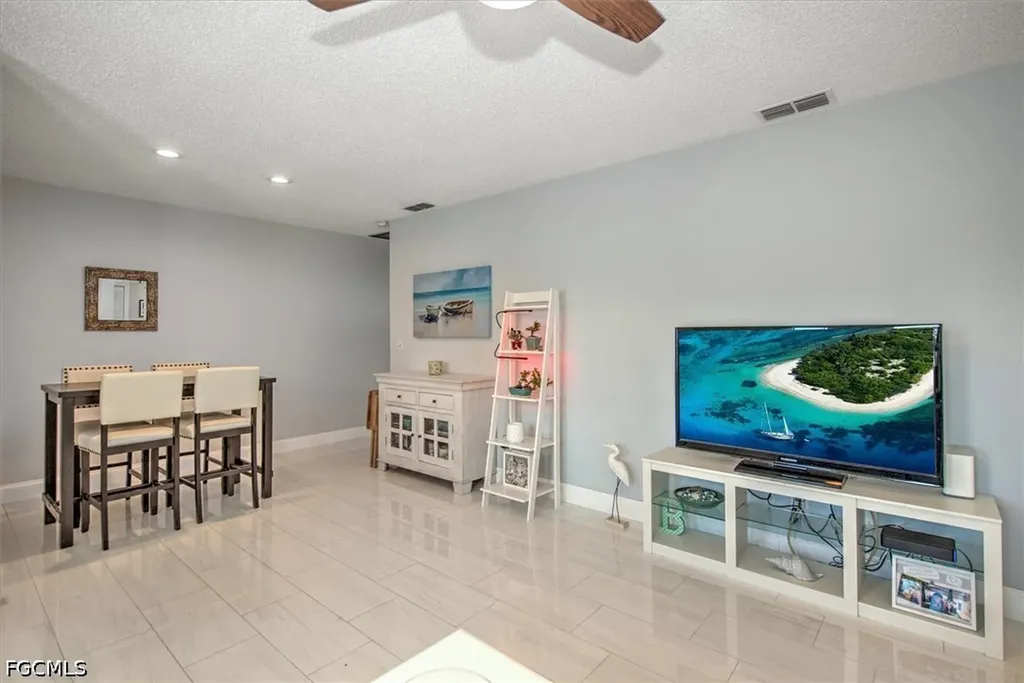 1817 SW 40th Street Cape Coral FL 33914
