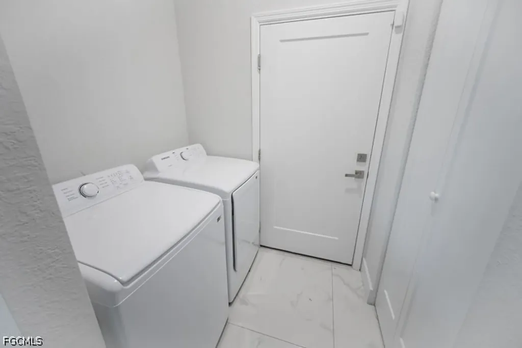 2911 48th Street SW Lehigh Acres FL 33976