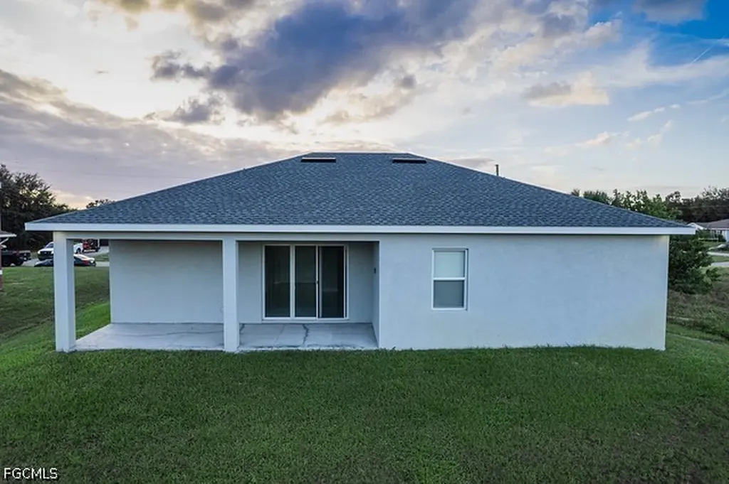 2911 48th Street SW Lehigh Acres FL 33976