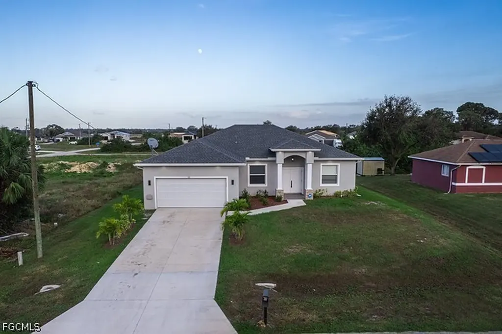 2911 48th Street SW Lehigh Acres FL 33976