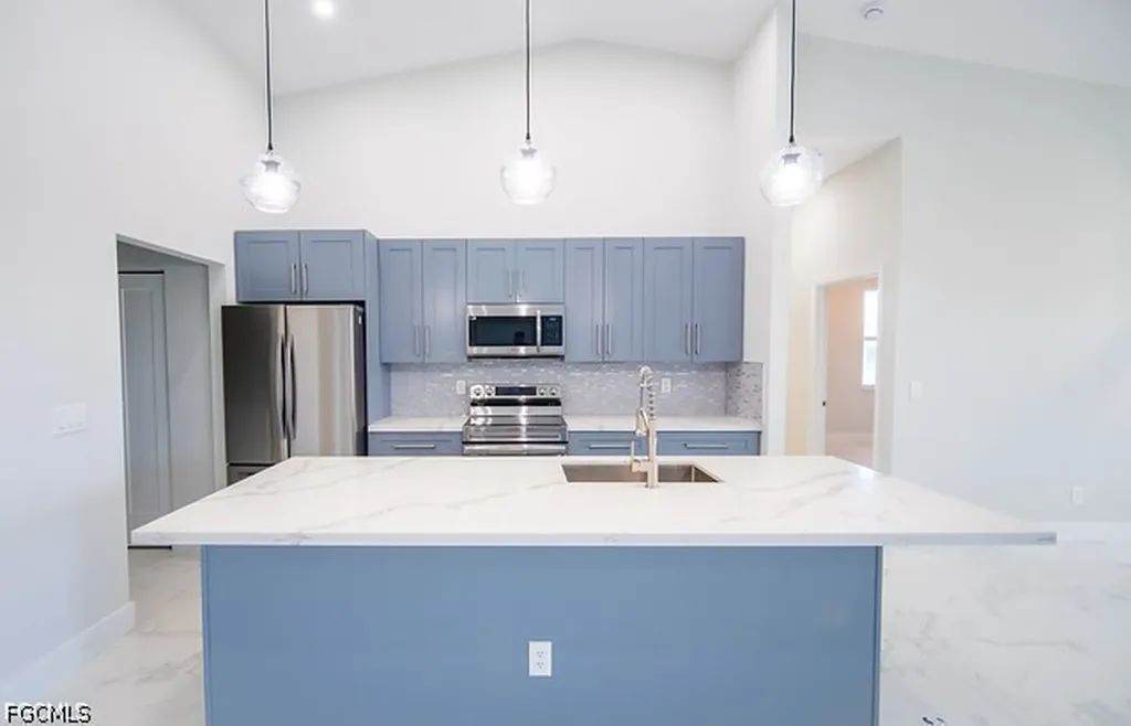 2911 48th Street SW Lehigh Acres FL 33976