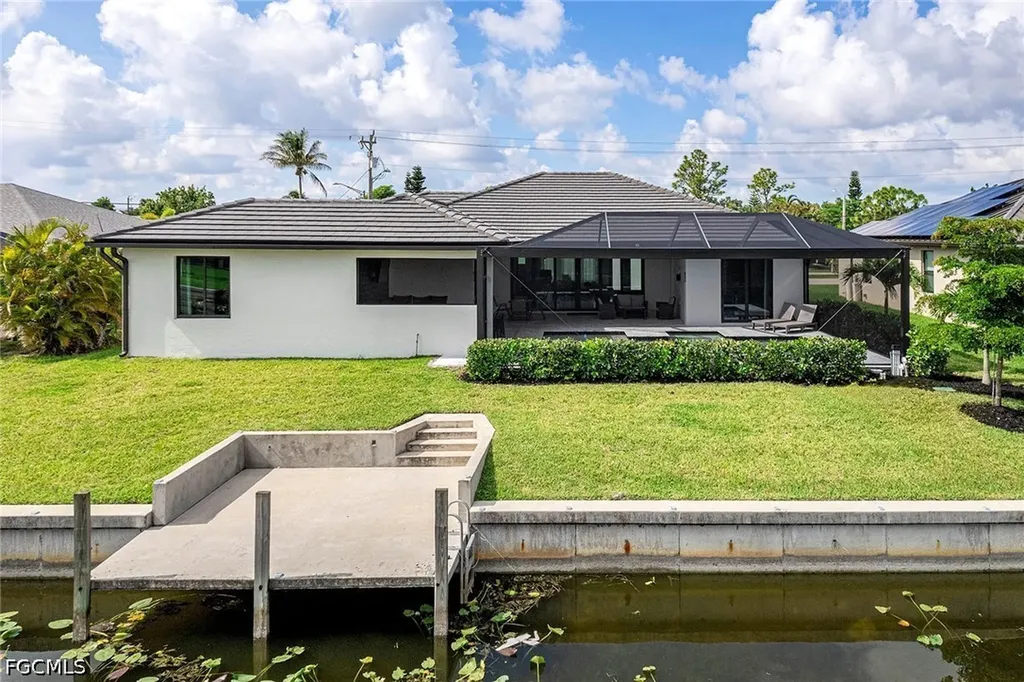 231 Gleason Parkway Cape Coral FL 33914