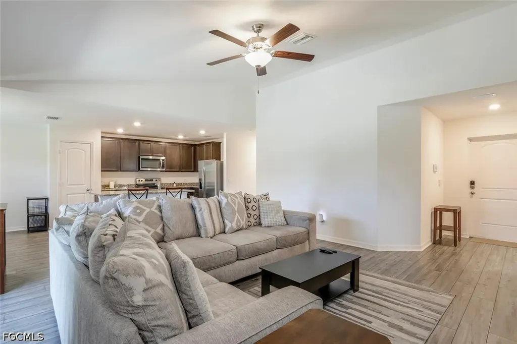 4204 NW 39th Street Cape Coral FL 33993