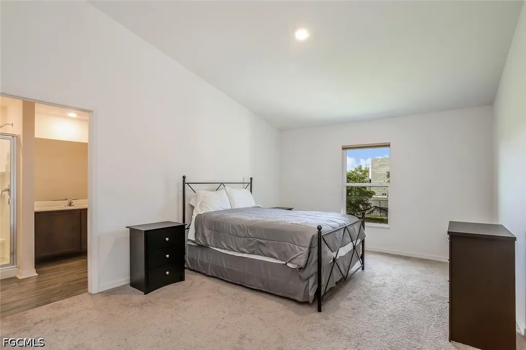 4204 NW 39th Street Cape Coral FL 33993