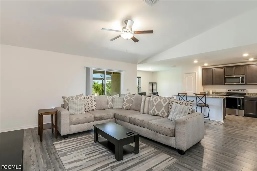 4204 NW 39th Street Cape Coral FL 33993