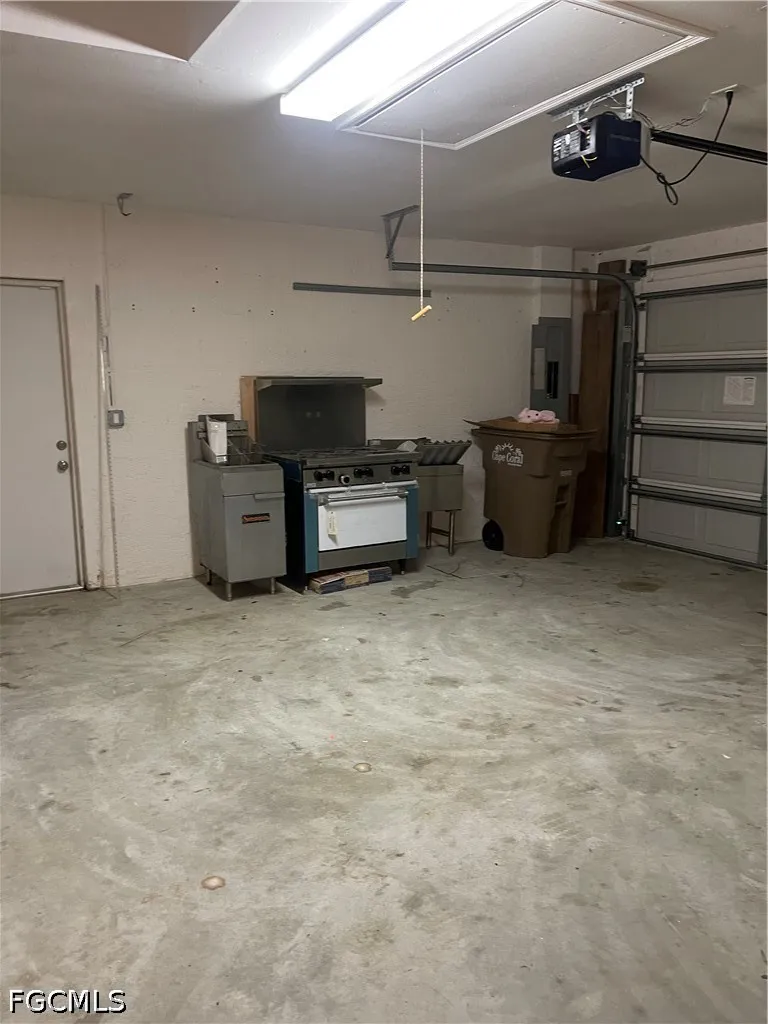 2721 NW 4th Street Cape Coral FL 33993
