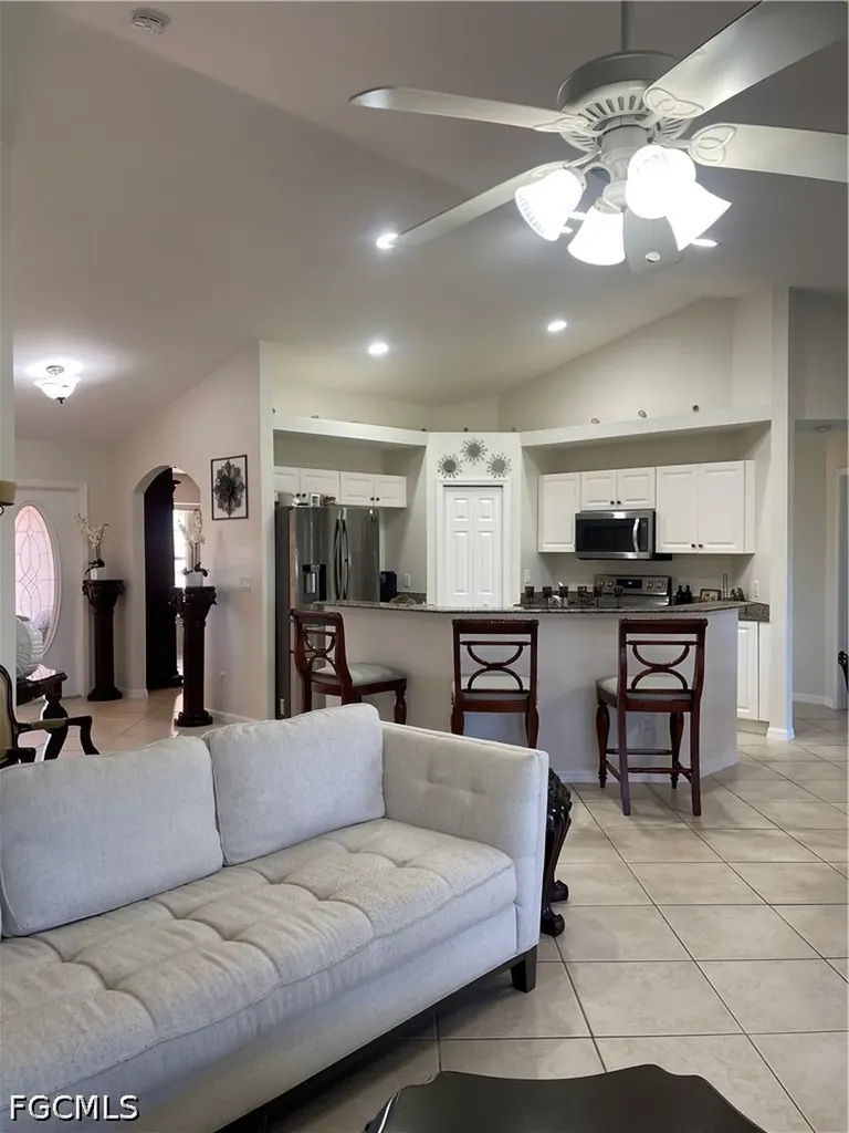 2721 NW 4th Street Cape Coral FL 33993