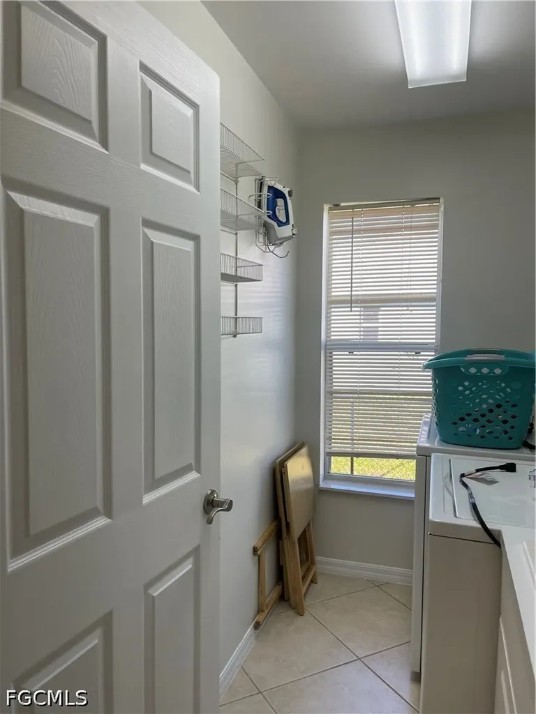 2721 NW 4th Street Cape Coral FL 33993