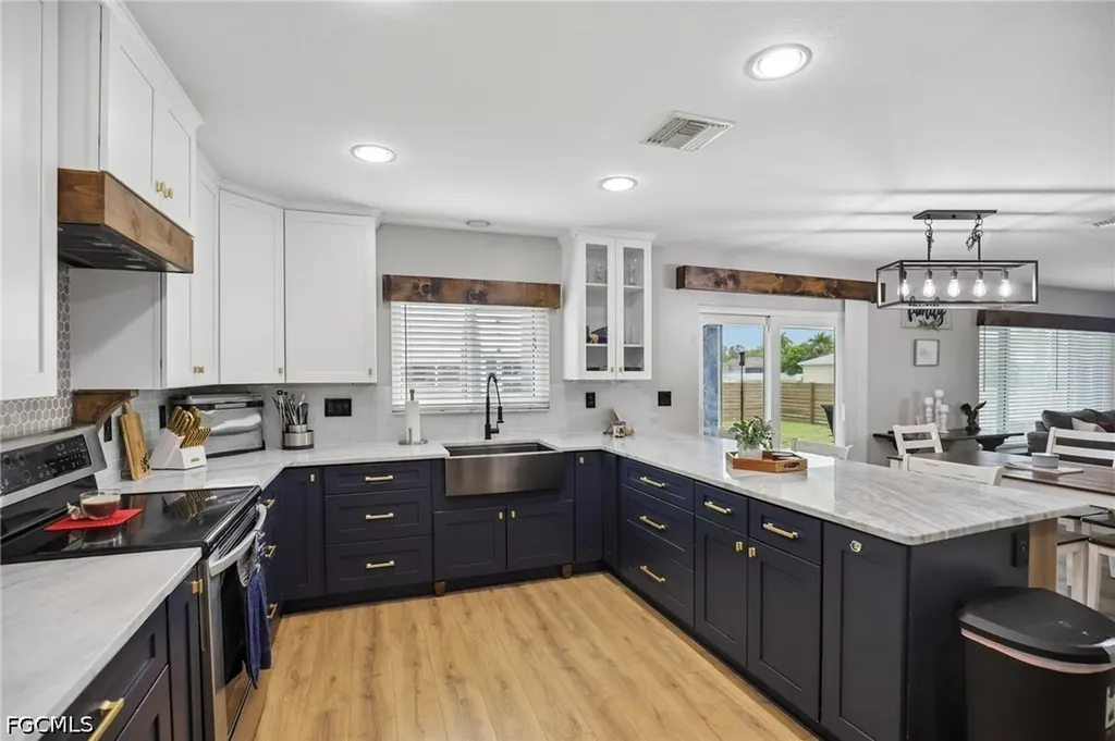 1825 NW 23rd Terrace Cape Coral FL 33993