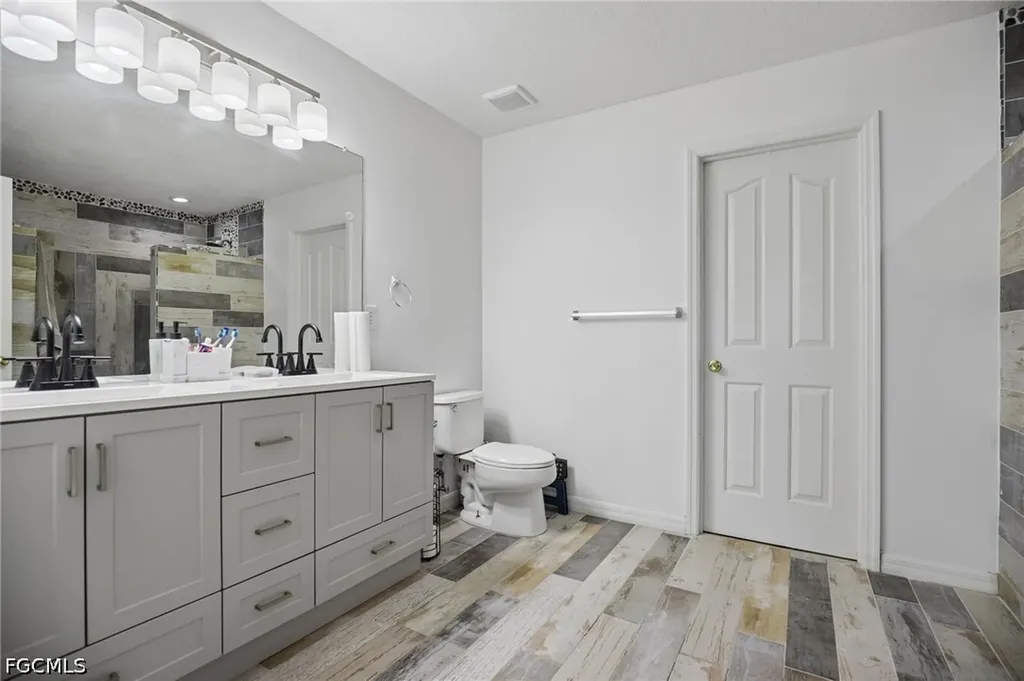 1825 NW 23rd Terrace Cape Coral FL 33993