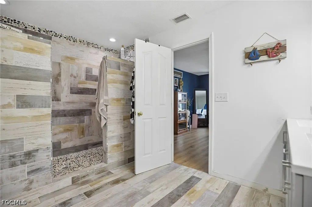 1825 NW 23rd Terrace Cape Coral FL 33993