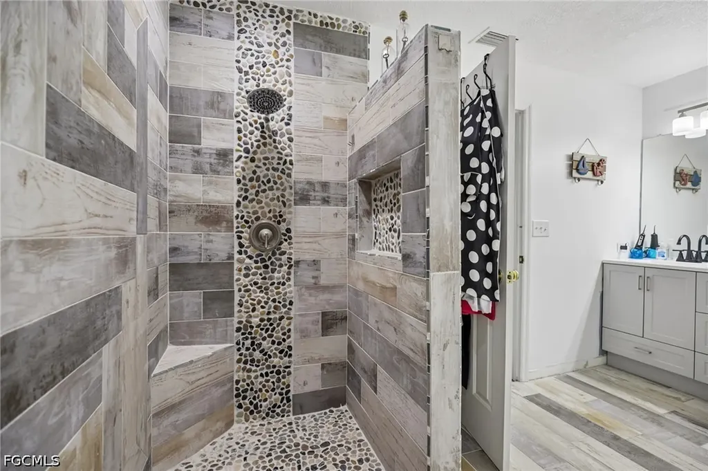 1825 NW 23rd Terrace Cape Coral FL 33993