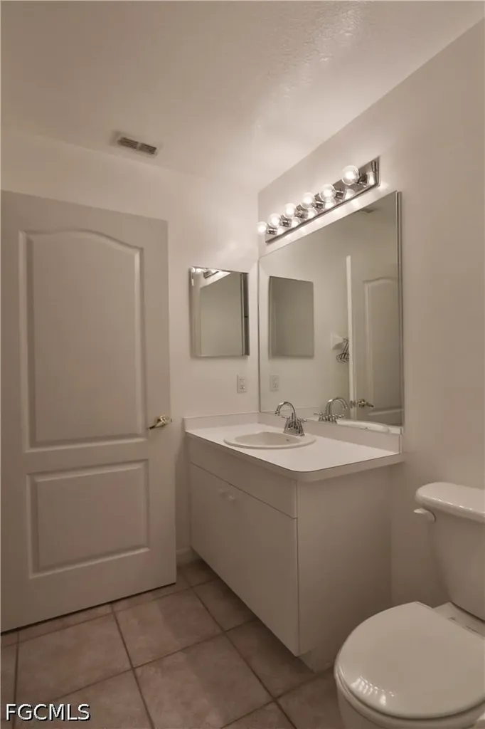 8550 Kingbird Loop Estero FL 33967