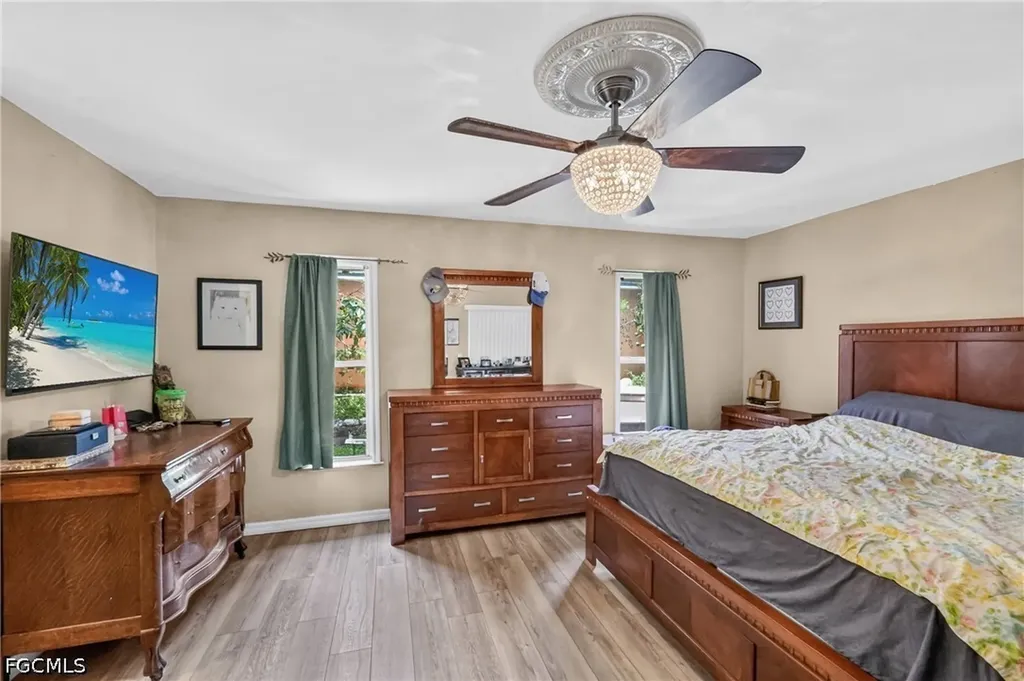 2205 NE 1st Place Cape Coral FL 33909