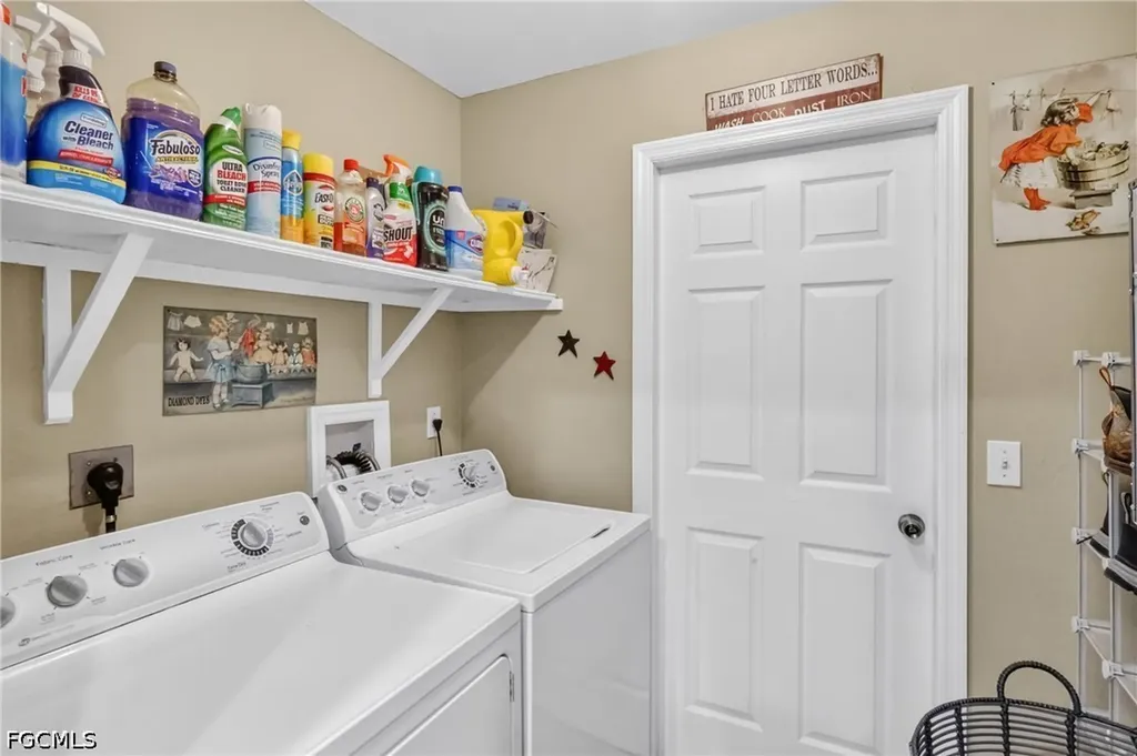 2205 NE 1st Place Cape Coral FL 33909