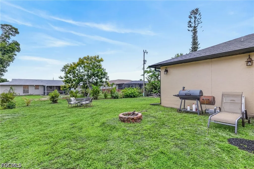 2205 NE 1st Place Cape Coral FL 33909
