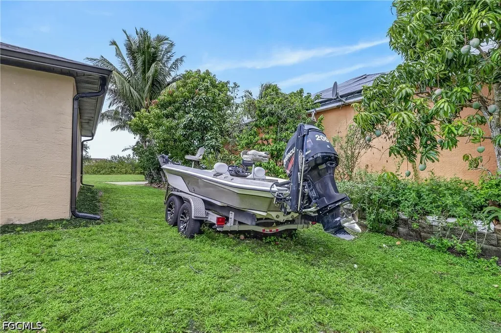 2205 NE 1st Place Cape Coral FL 33909