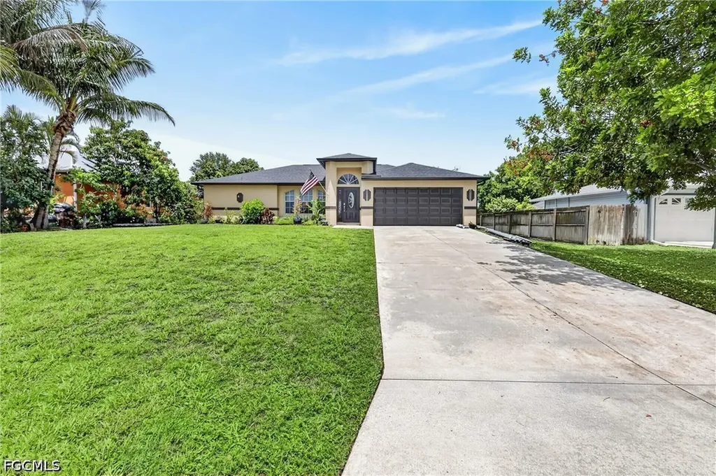 2205 NE 1st Place Cape Coral FL 33909