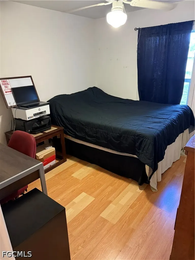 2205 NE 1st Place Cape Coral FL 33909