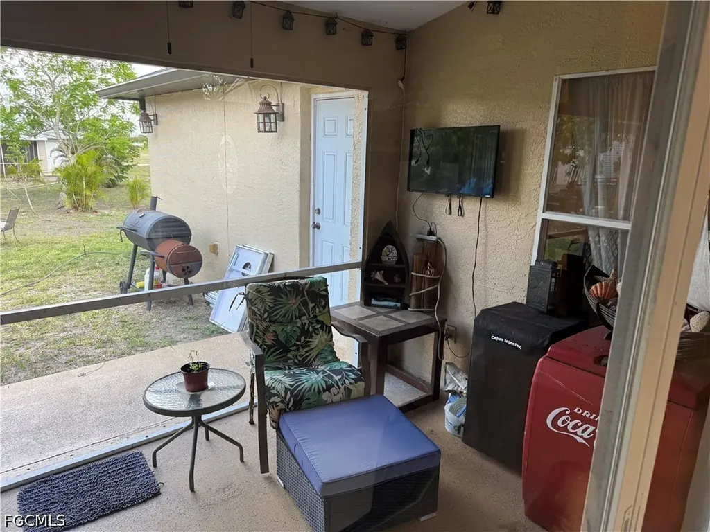2205 NE 1st Place Cape Coral FL 33909