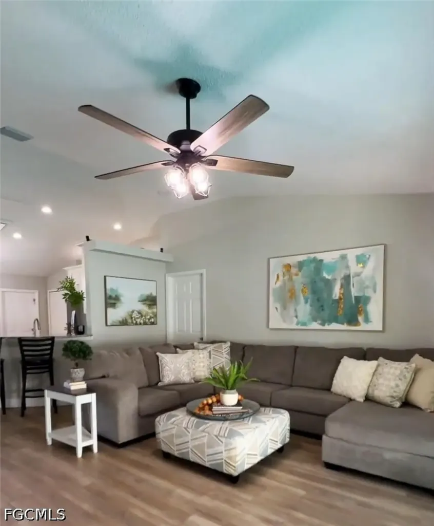 12711 Pineforest Way E Largo FL 33773