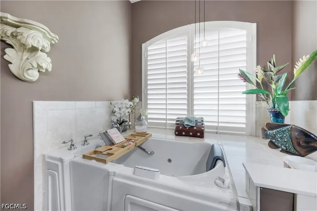 5661 Kensington Loop Fort Myers FL 33912