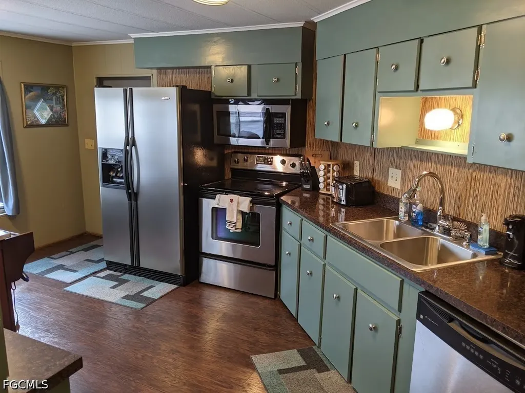 10011 Merion Court North Fort Myers FL 33903