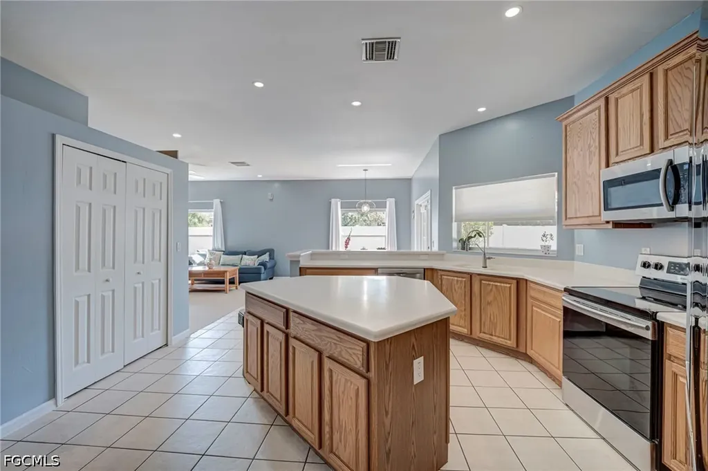 2743 Nature Pointe Loop Fort Myers FL 33905