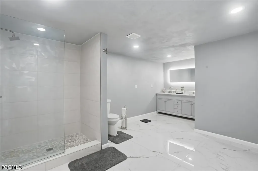 372 Altamont Avenue Fort Myers FL 33905