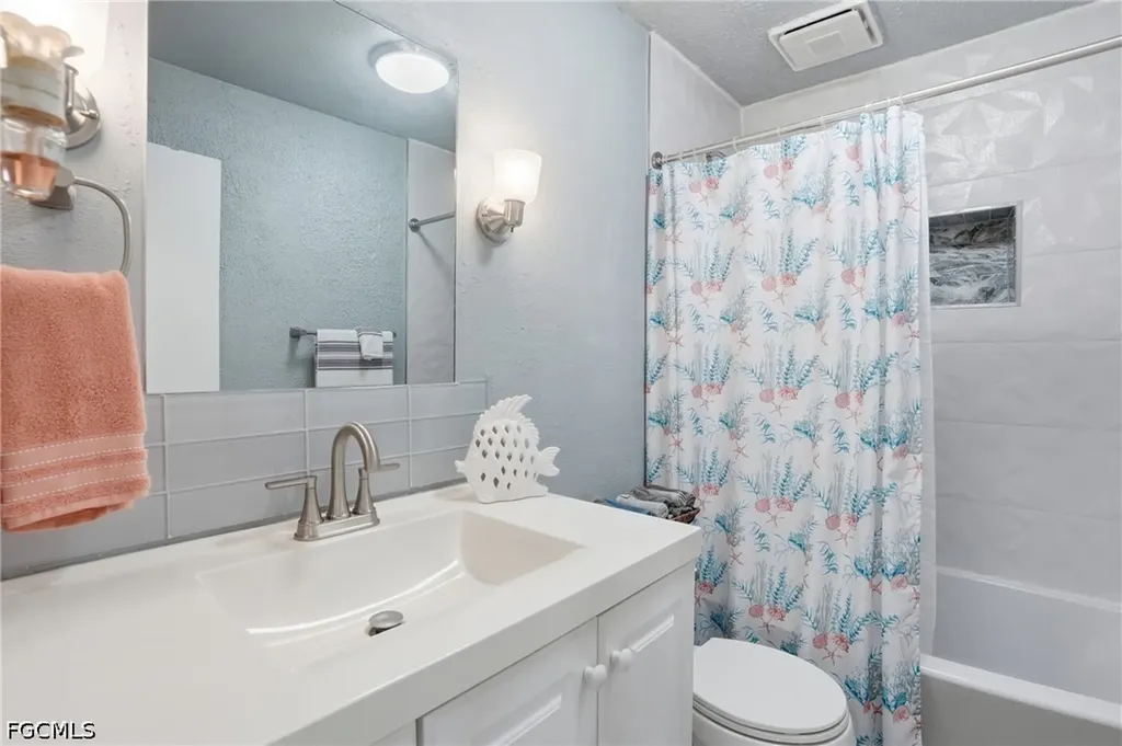 372 Altamont Avenue Fort Myers FL 33905