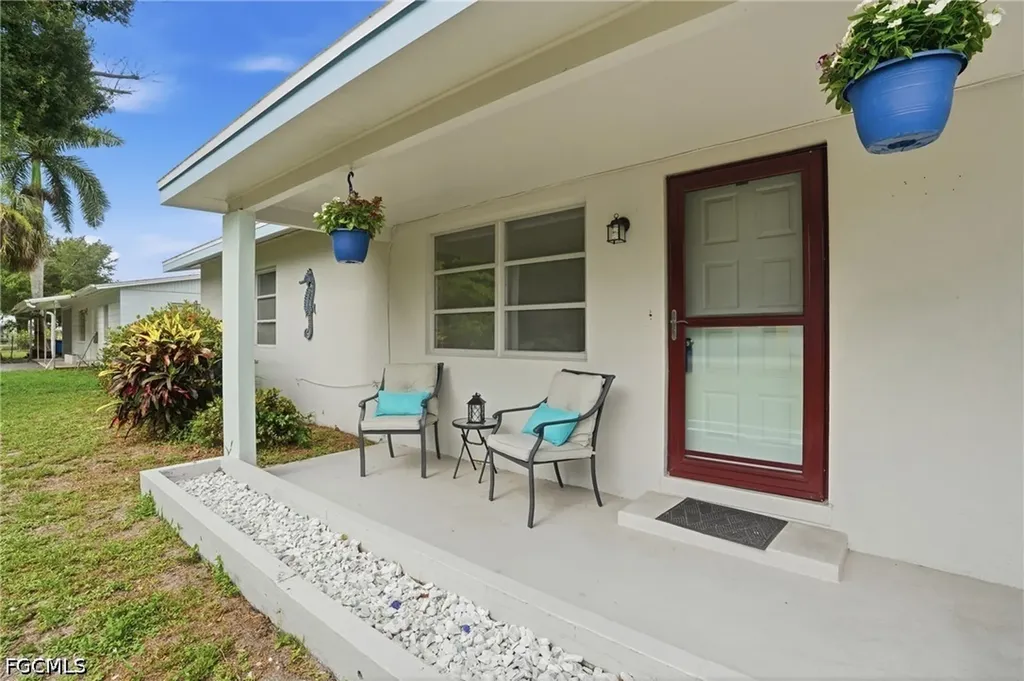 372 Altamont Avenue Fort Myers FL 33905