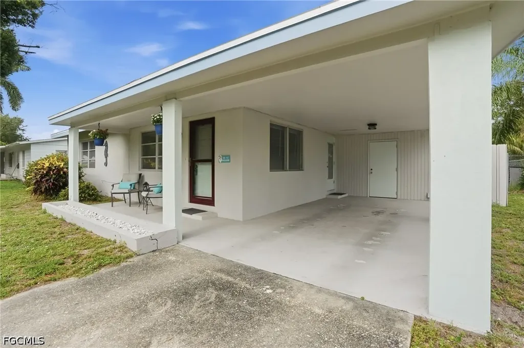 372 Altamont Avenue Fort Myers FL 33905