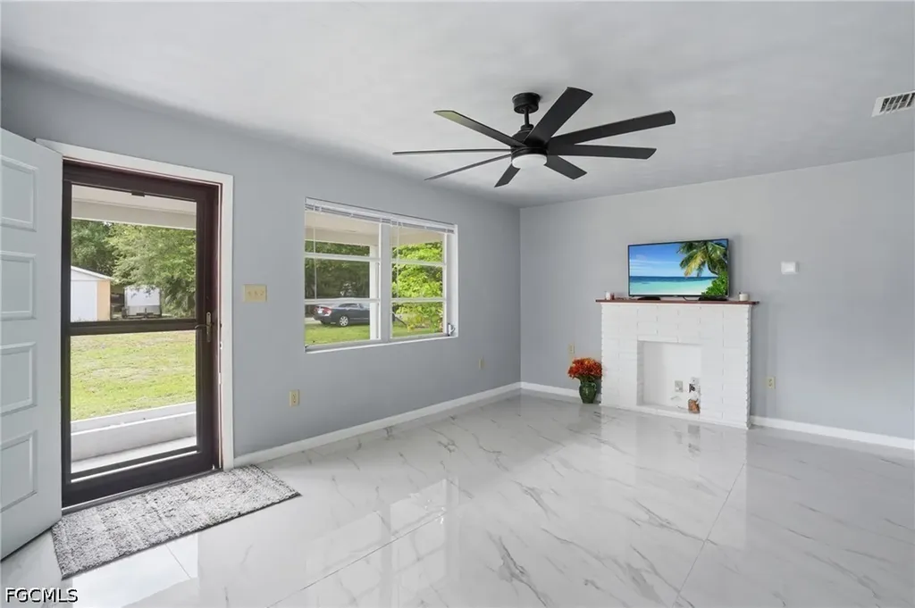 372 Altamont Avenue Fort Myers FL 33905