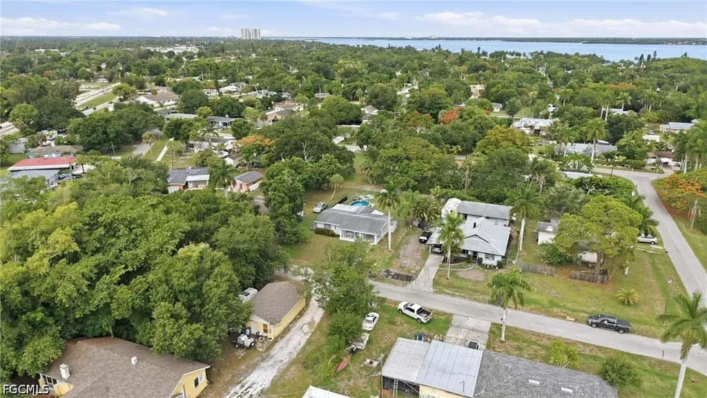 372 Altamont Avenue Fort Myers FL 33905