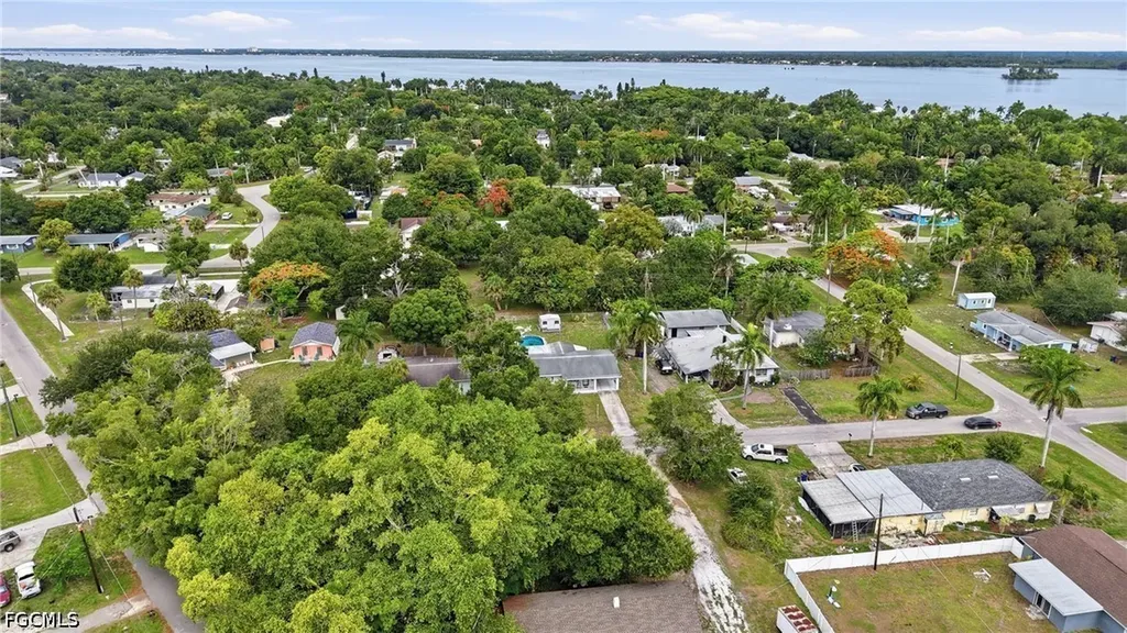 372 Altamont Avenue Fort Myers FL 33905