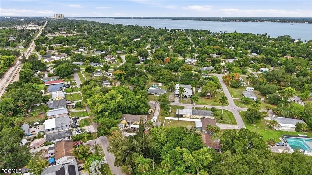 372 Altamont Avenue Fort Myers FL 33905