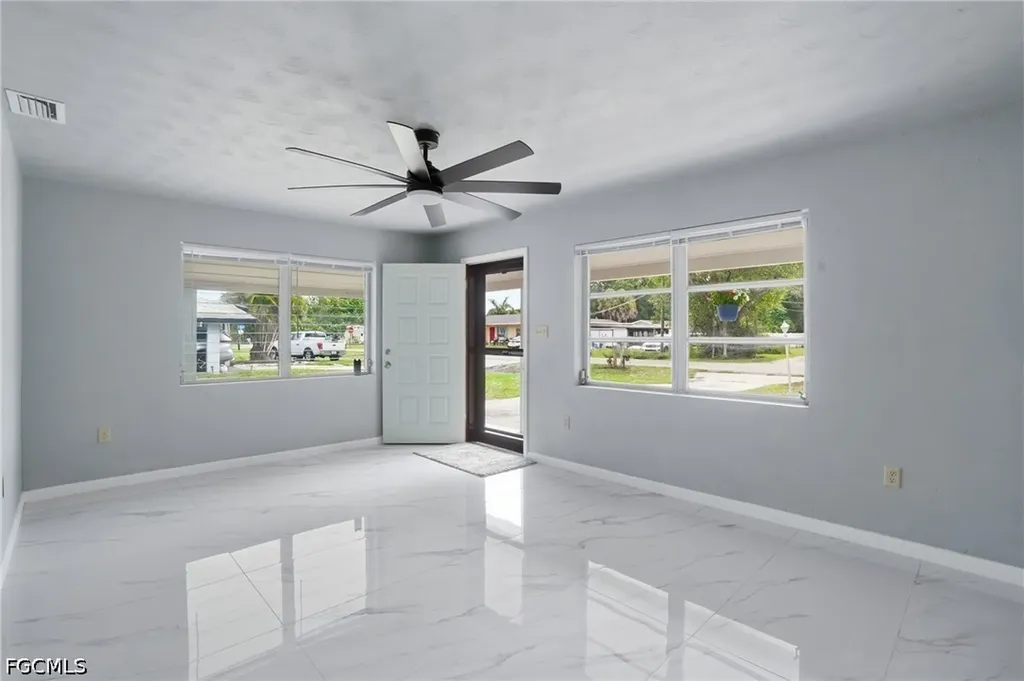 372 Altamont Avenue Fort Myers FL 33905