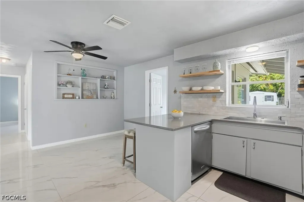 372 Altamont Avenue Fort Myers FL 33905