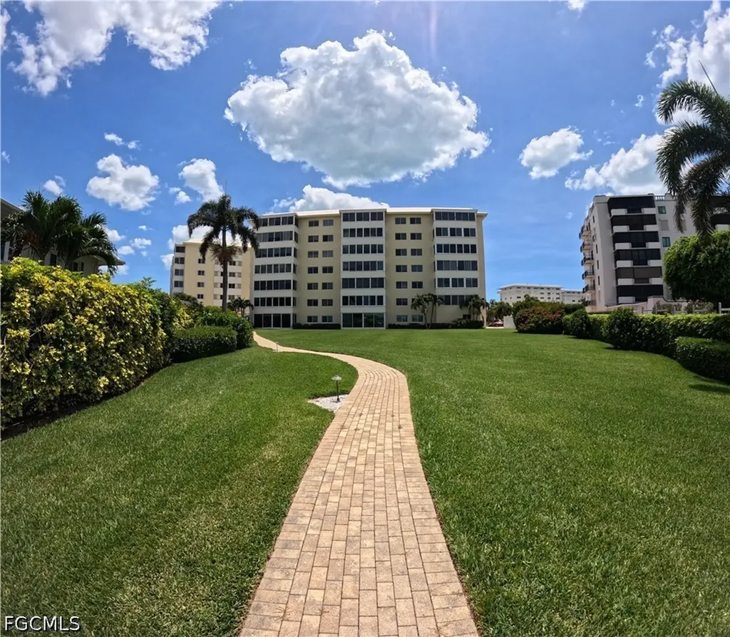 3420 Gulf Shore Boulevard N Naples FL 34103