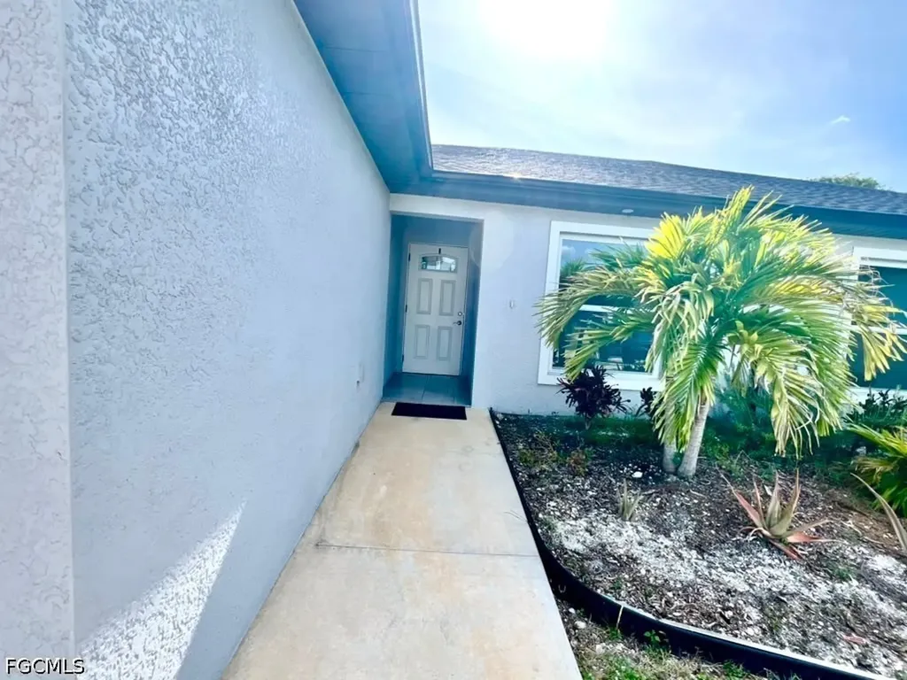 4622 SW 7th Place Cape Coral FL 33914